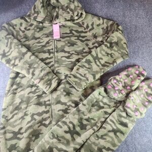 Jenni Camo Fleece Zip Up Pajamas Hoodie 1 Piece Romper M NWT  Bodysuit Jumpsuit